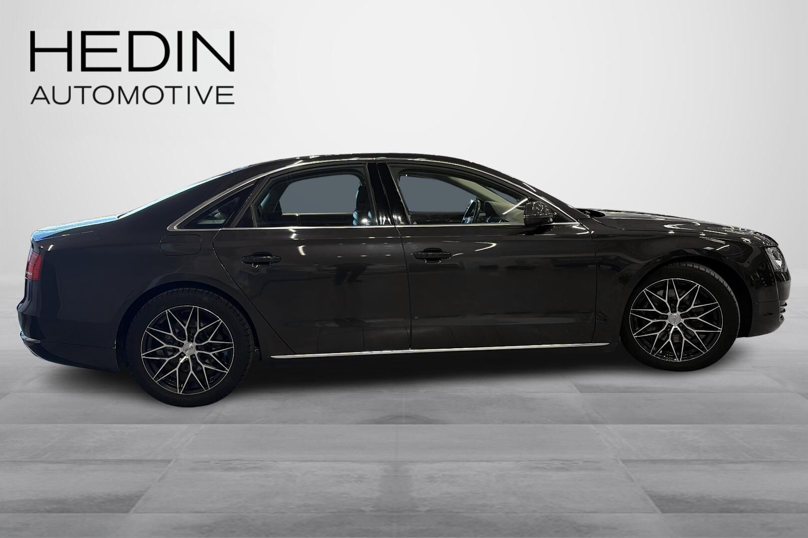 Audi A8 2012, kuva 7/30