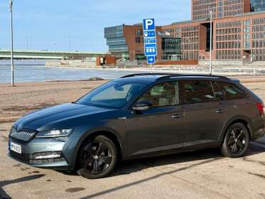 Škoda Superb Combi 1,4 TSI PHEV SportLine iV Aut // Adapt. vakkari / Taittuva koukku / CANTON Audio / Matrix LED - MPX-622