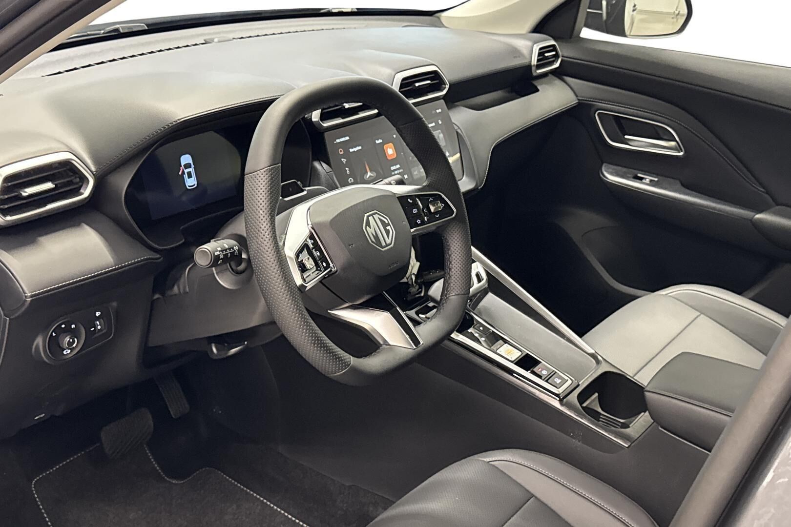 MG ZS HEV Luxury 2026, photo 7/29