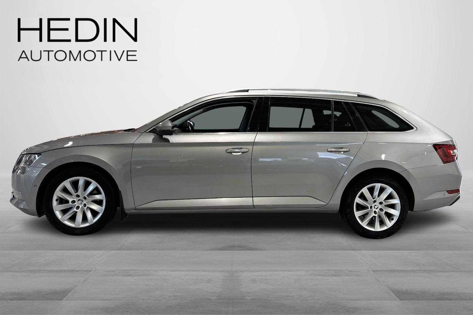 Skoda Superb 2016, kuva 7/39