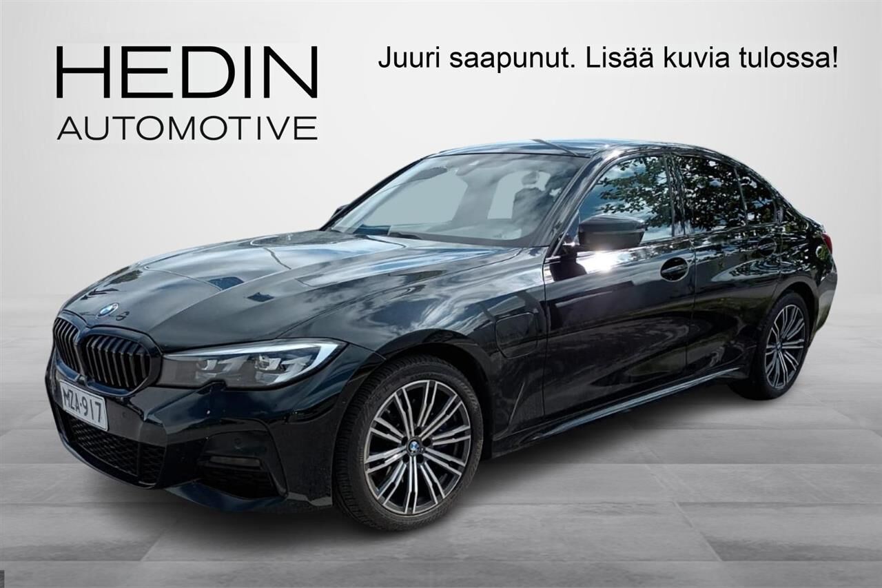 BMW 330 - MZA-917