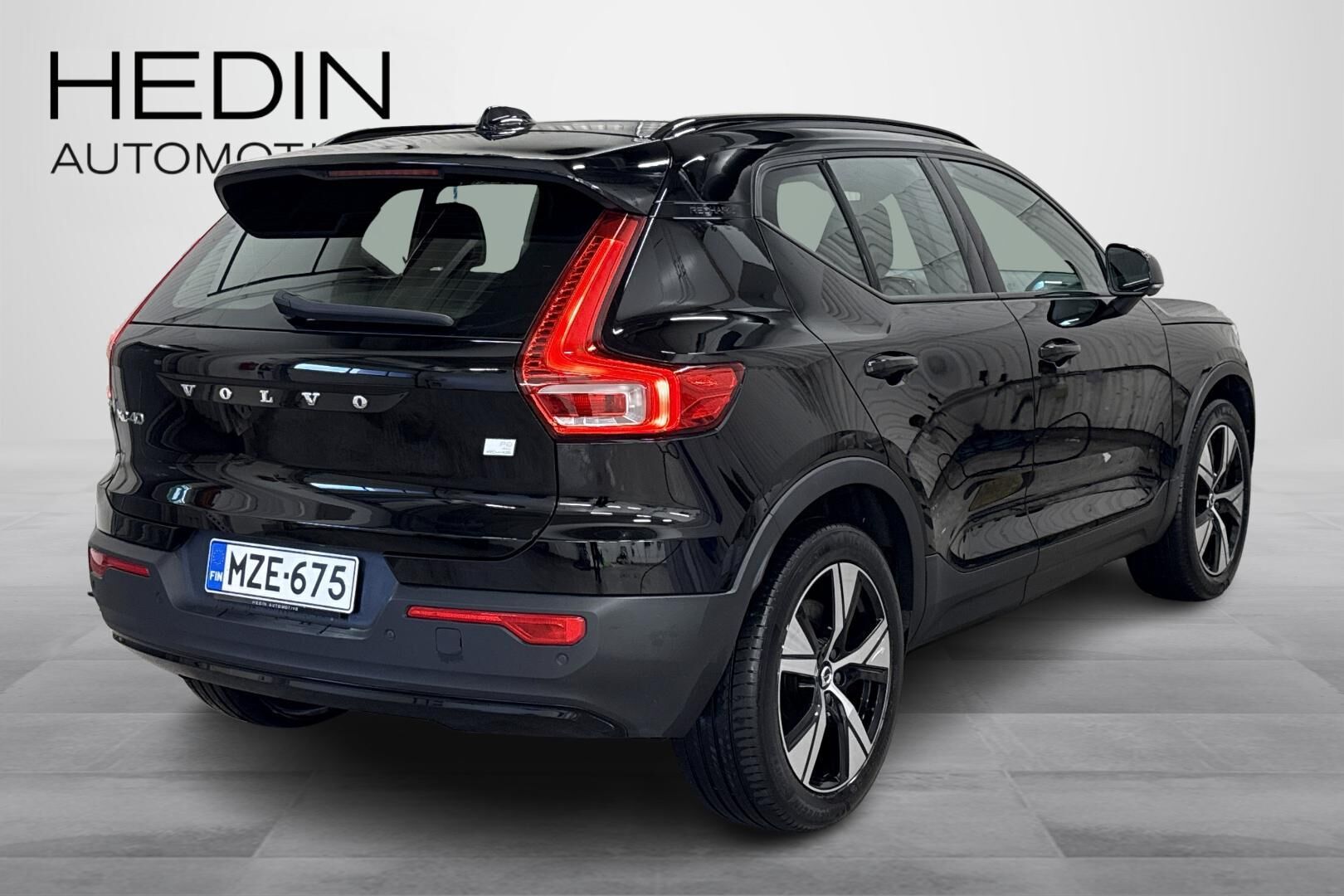 Volvo XC40 P8 AWD Business R-Design aut 2021, photo 2/36
