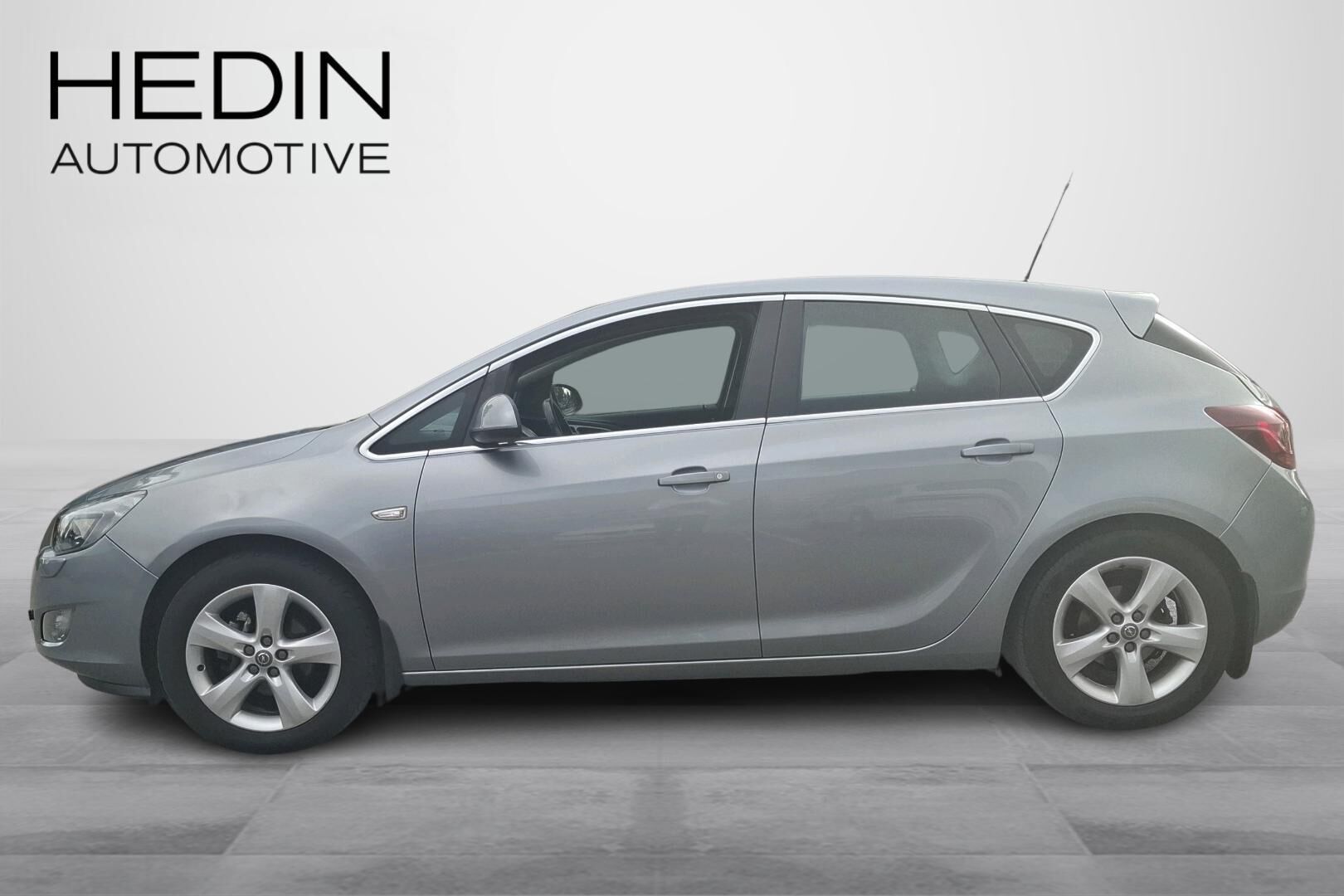 Opel Astra 2012, photo 5/20