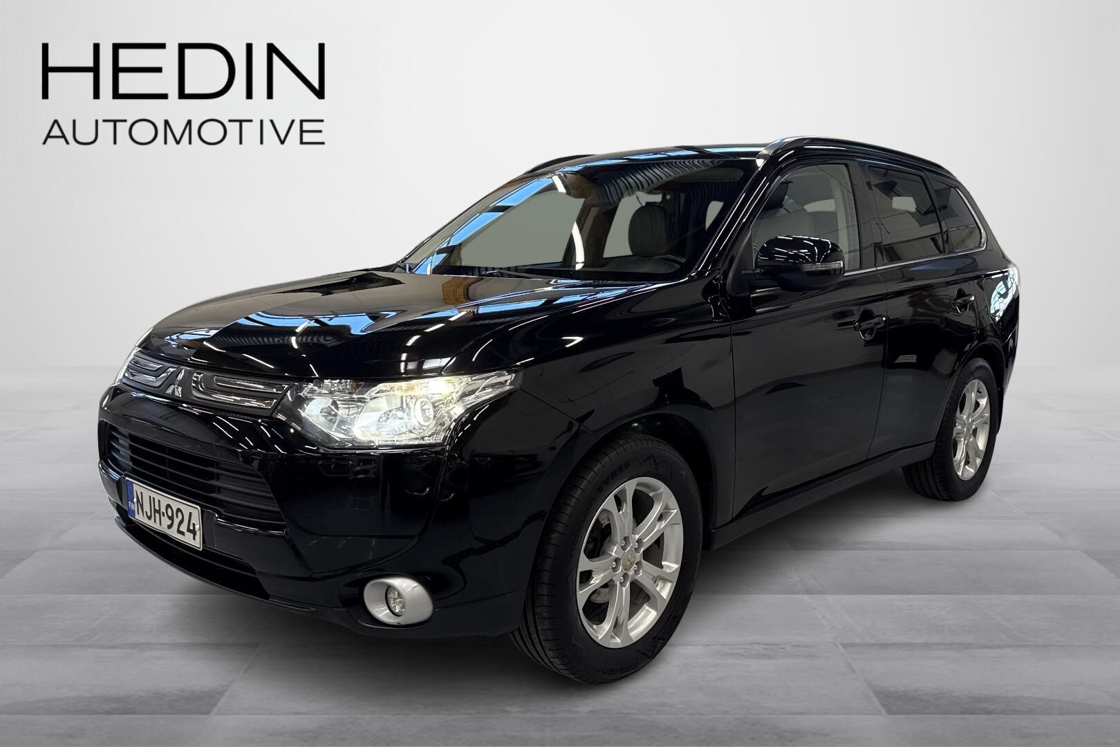 Mitsubishi OUTLANDER - NJH-924