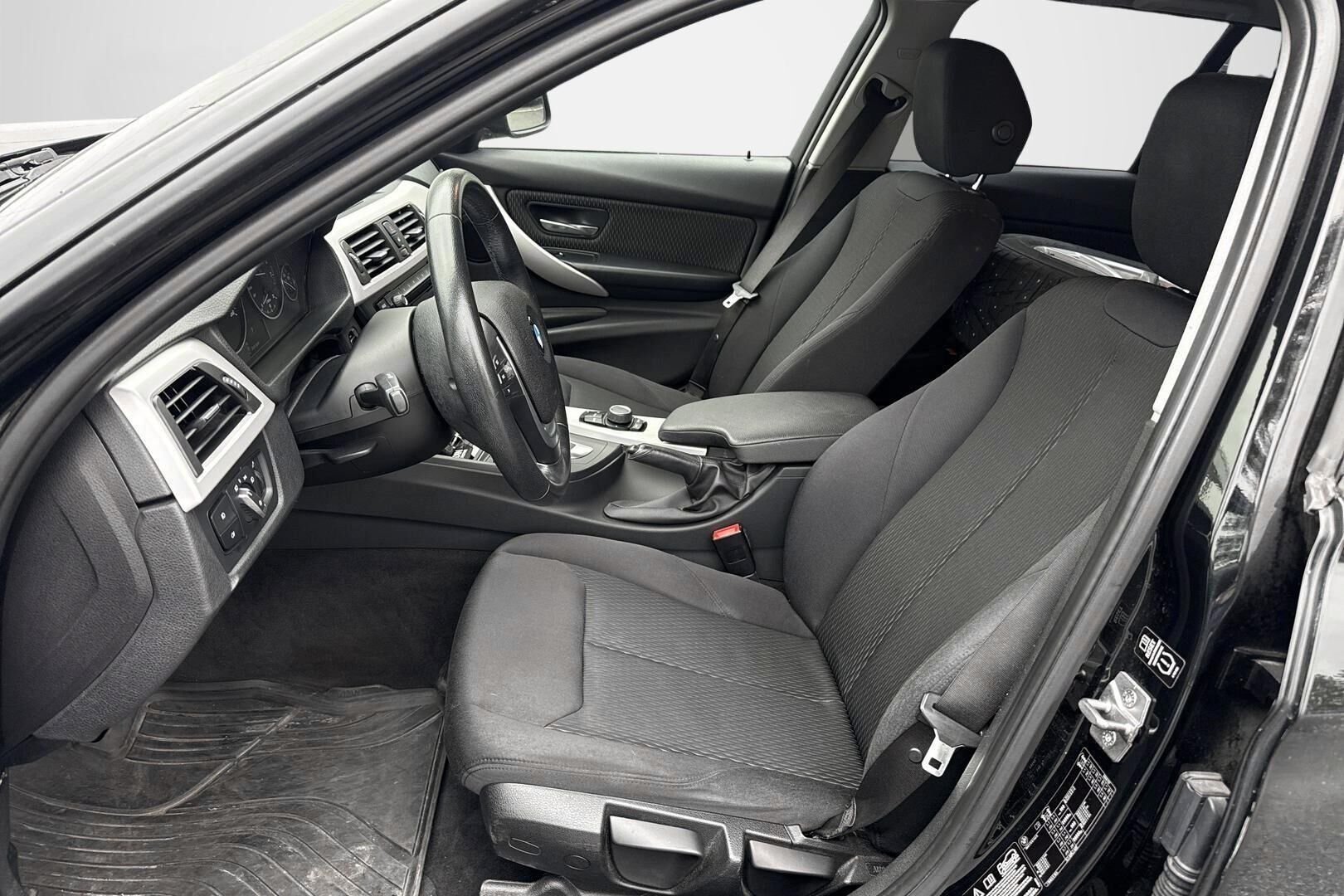 BMW 320 2014, kuva 5/13