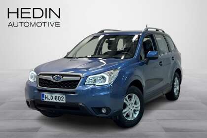 Subaru FORESTER 2,0i XS CVT // Vakionopeudensäädin / Xenon / Kamera / Lohkolämmitin + sisäpist / Vetokoukku // - NJX-802