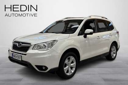 Subaru FORESTER 2,0i X 6MT // Vetokoukku / Panorama / Nahat / Kamera / Neliveto // - NKH-397
