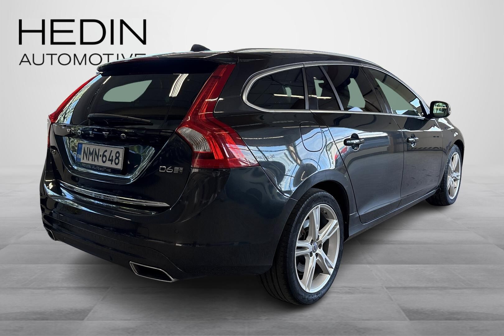 Volvo V60 2018, photo 2/36