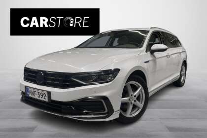 Volkswagen PASSAT Variant GTE Business Plug-In Hybrid 160 kW DSG // Panoraama / Koukku / ACC / DynAudio / Webasto // - NNF-392