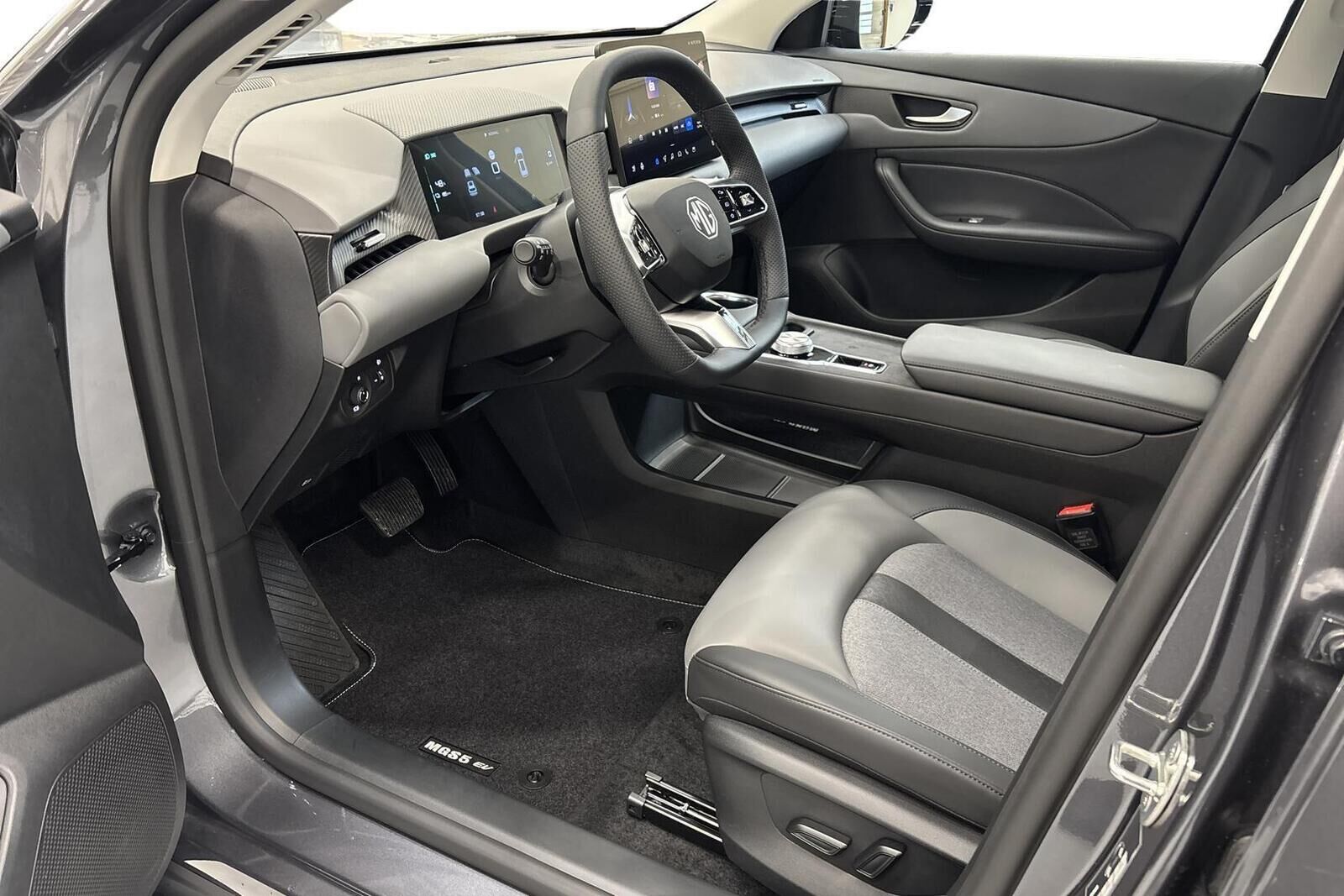 MG S5 Luxury 64kWh 2026, kuva 7/36