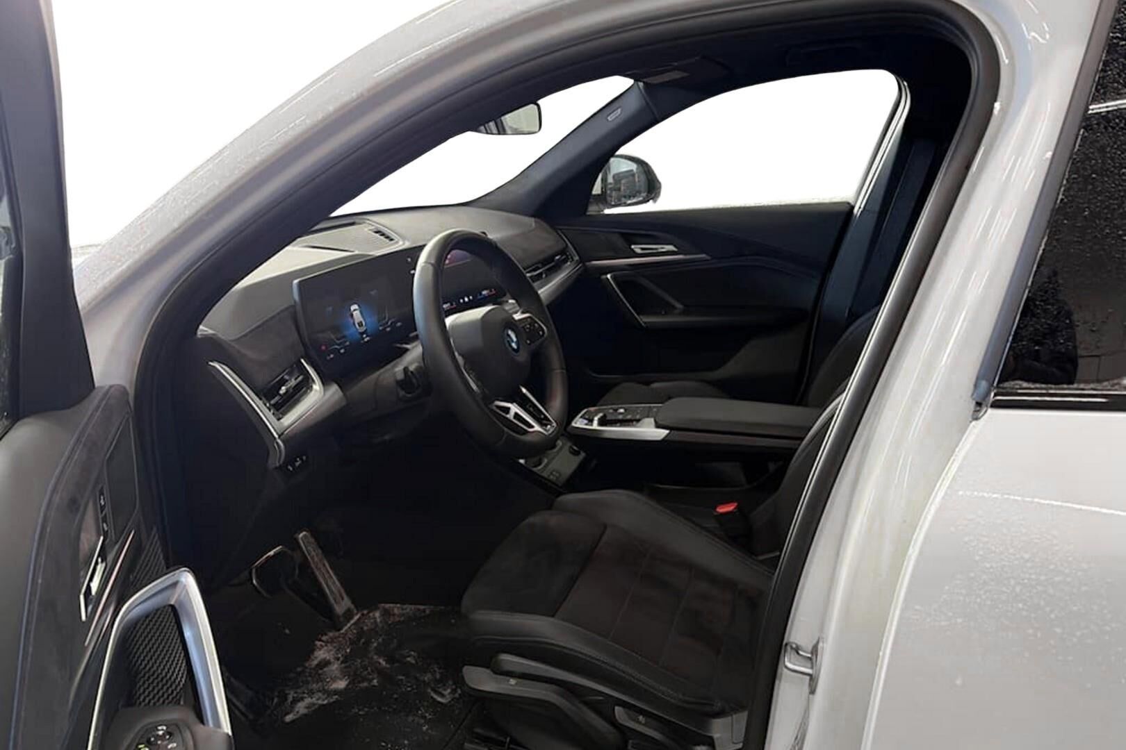 BMW iX2 U10 xDrive30 M Sport 2026, kuva 4/19