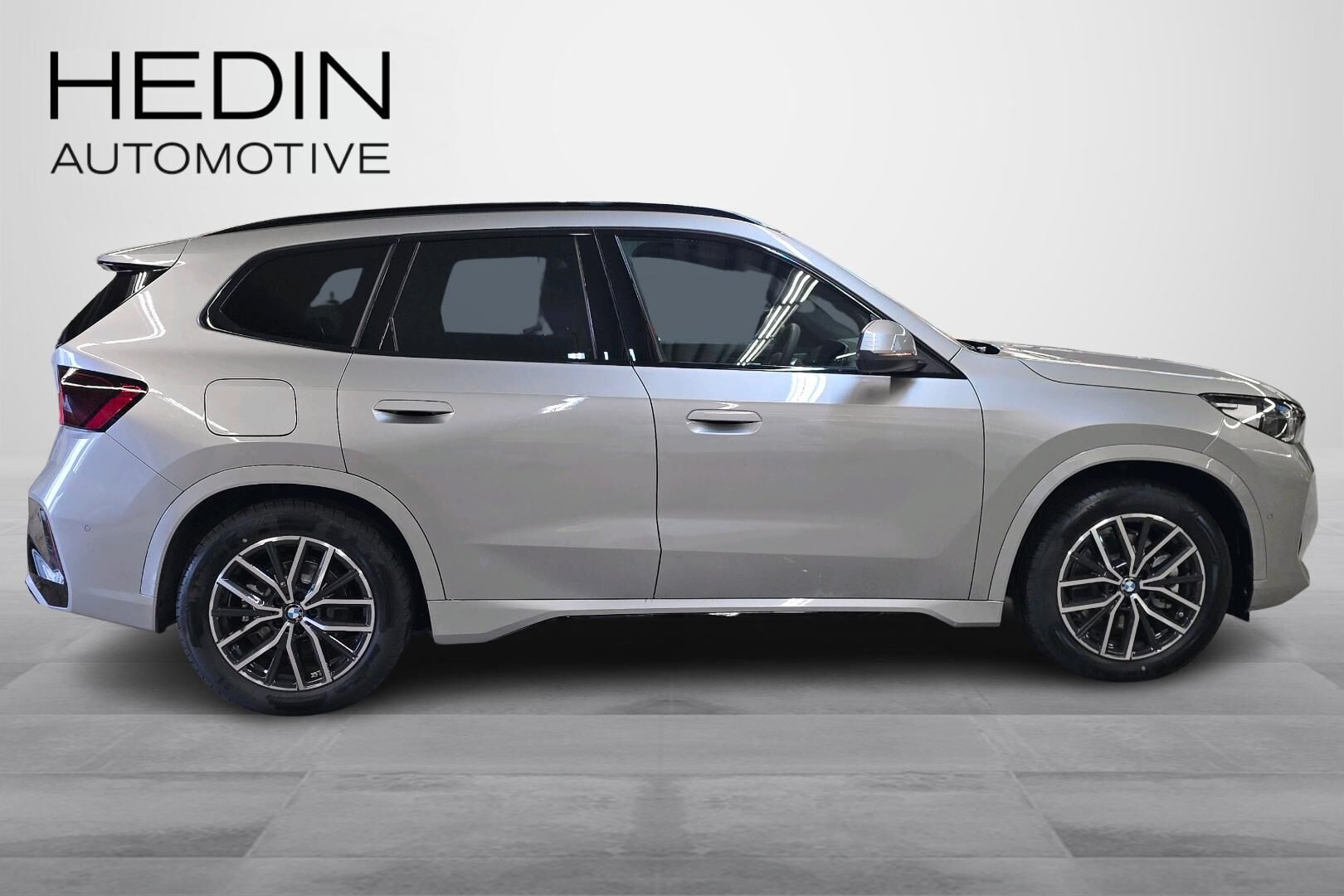 BMW iX1 xDrive30 Fully Charged 2026, kuva 6/23