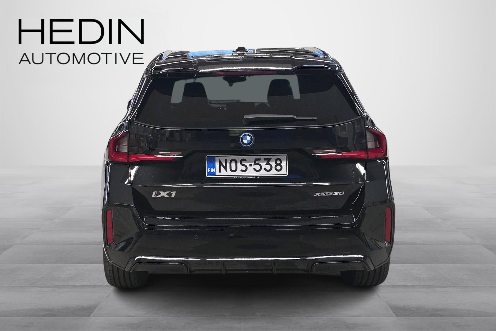 BMW iX1 xDrive30 Fully Charged 2026, kuva 3/24