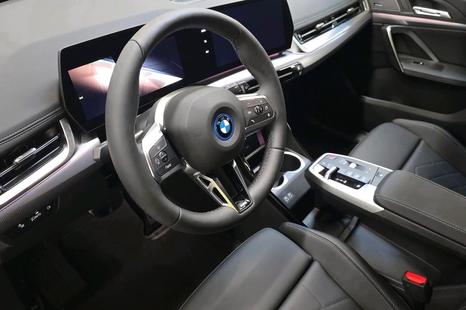 BMW iX1 xDrive30 Fully Charged 2026, kuva 7/24