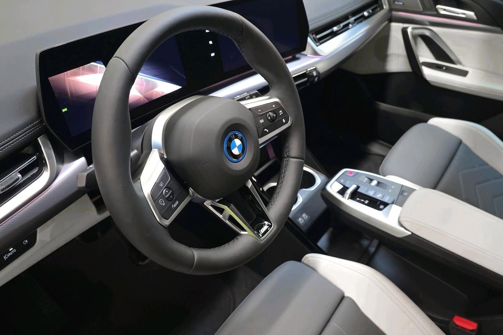 BMW iX1 xDrive30 Fully Charged 2026, kuva 7/24