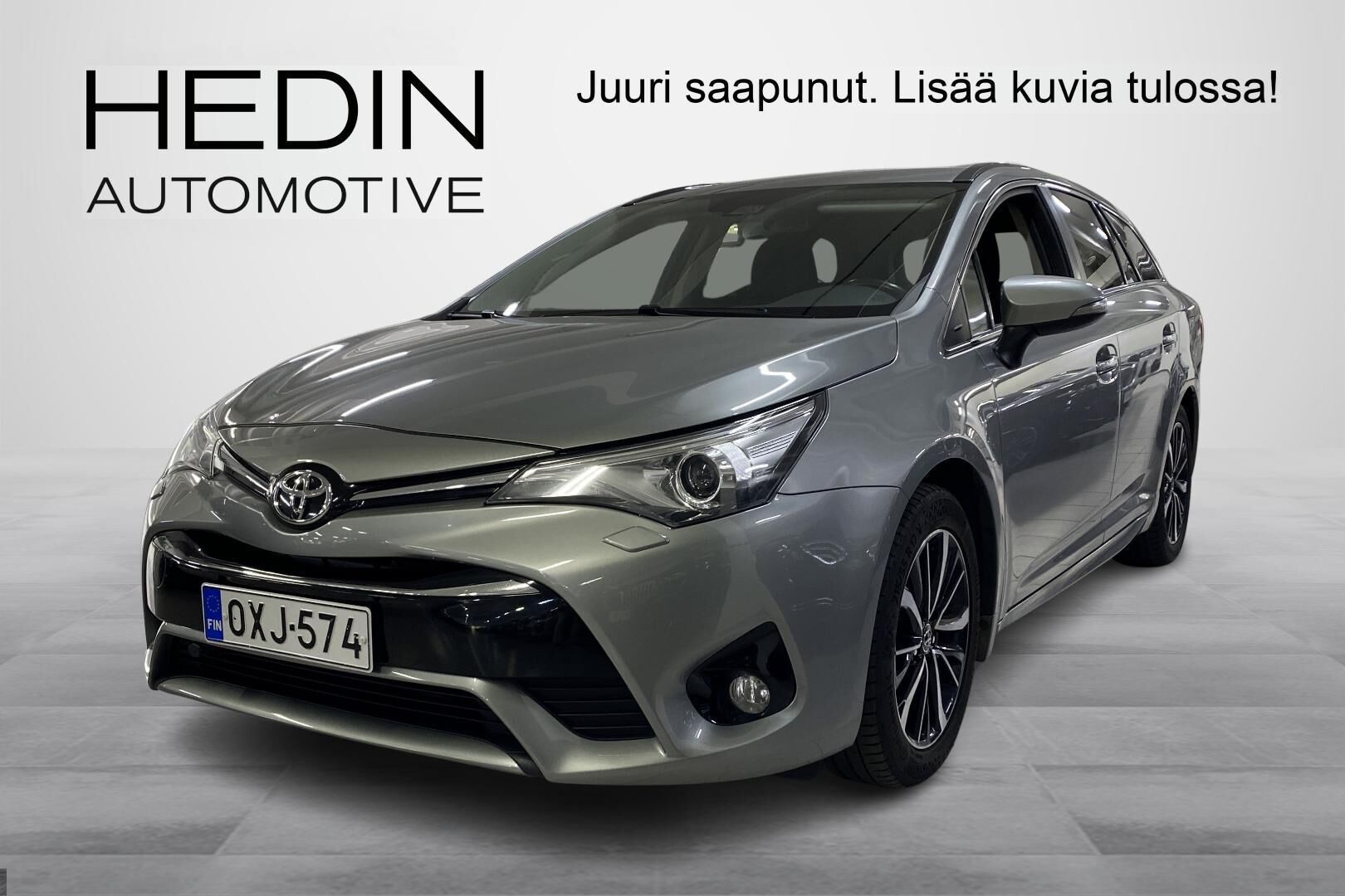 Toyota AVENSIS - OXJ-574