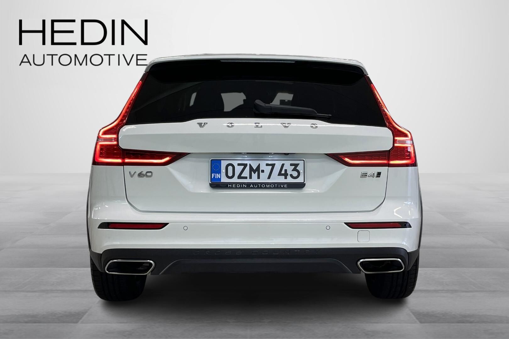 Volvo V60 Cross Country 2022, photo 2/21