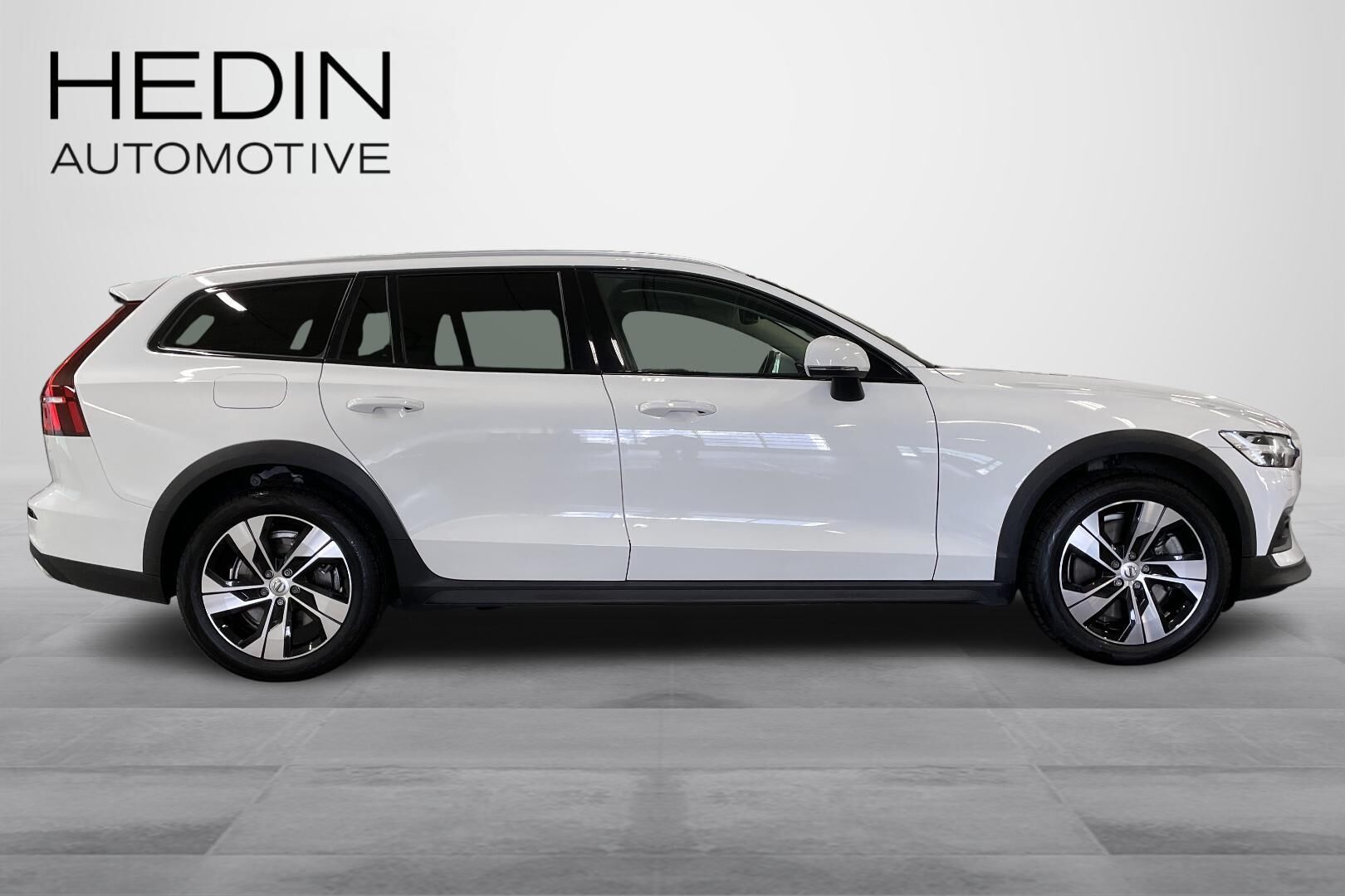 Volvo V60 Cross Country 2022, photo 6/21