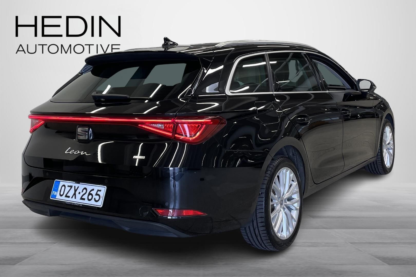 Seat Leon Sportstourer 2023, kuva 2/27