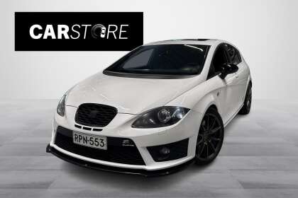 Seat LEON Cupra R // Vakkari / Kattoluukku / Bluetooth / 2x renkaat / Urheilullinen! // - RPN-553