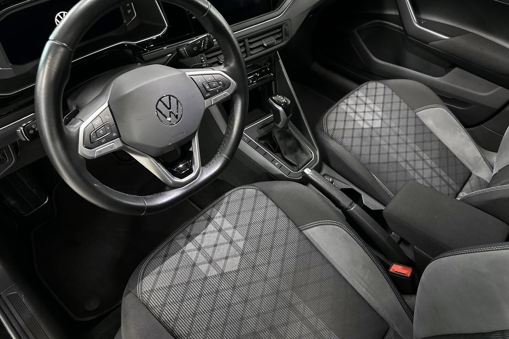 Volkswagen Polo R-Line 1,0 TSI 70 kW DSG 2022, bild 7/19