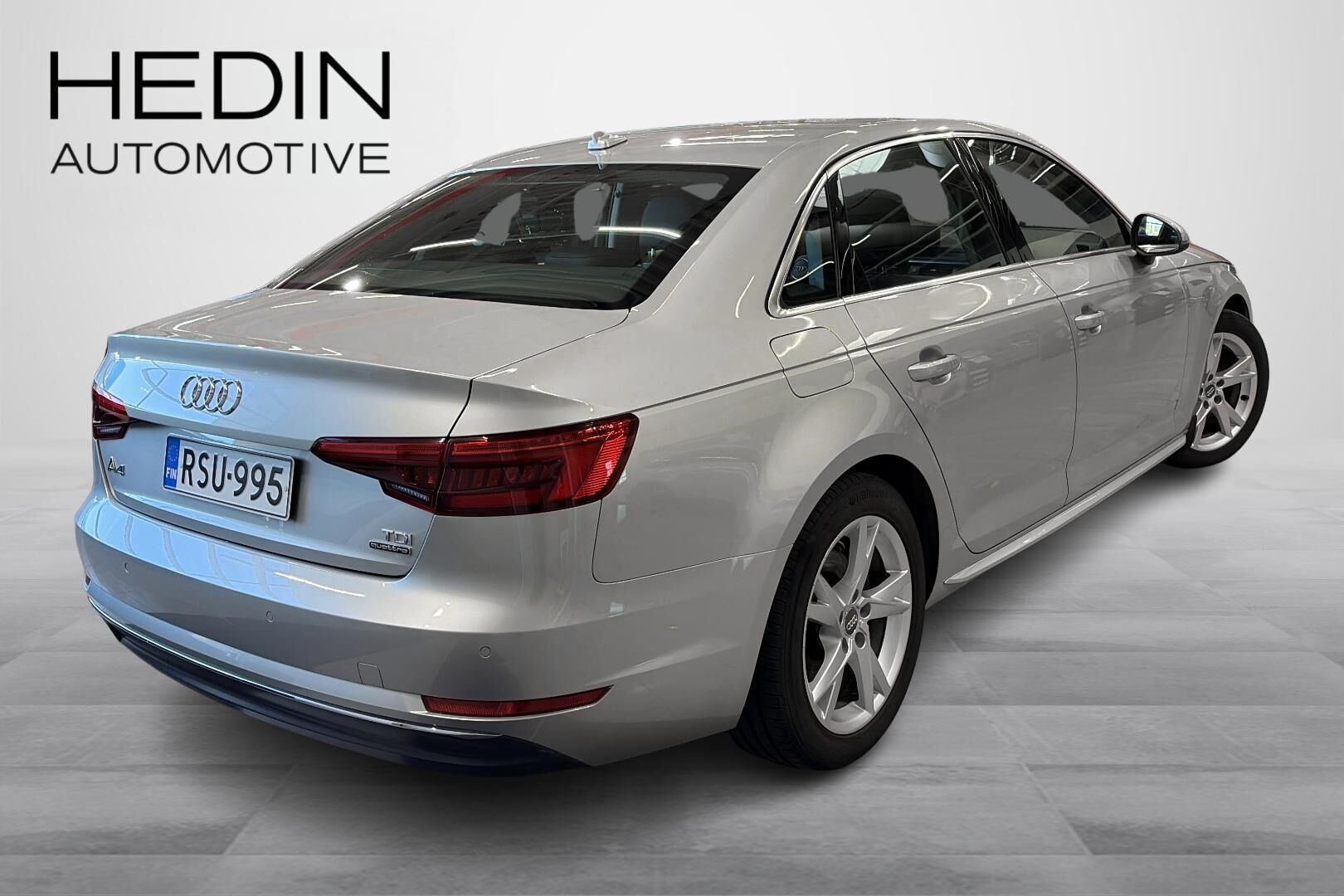 Audi A4 2017, photo 3/26