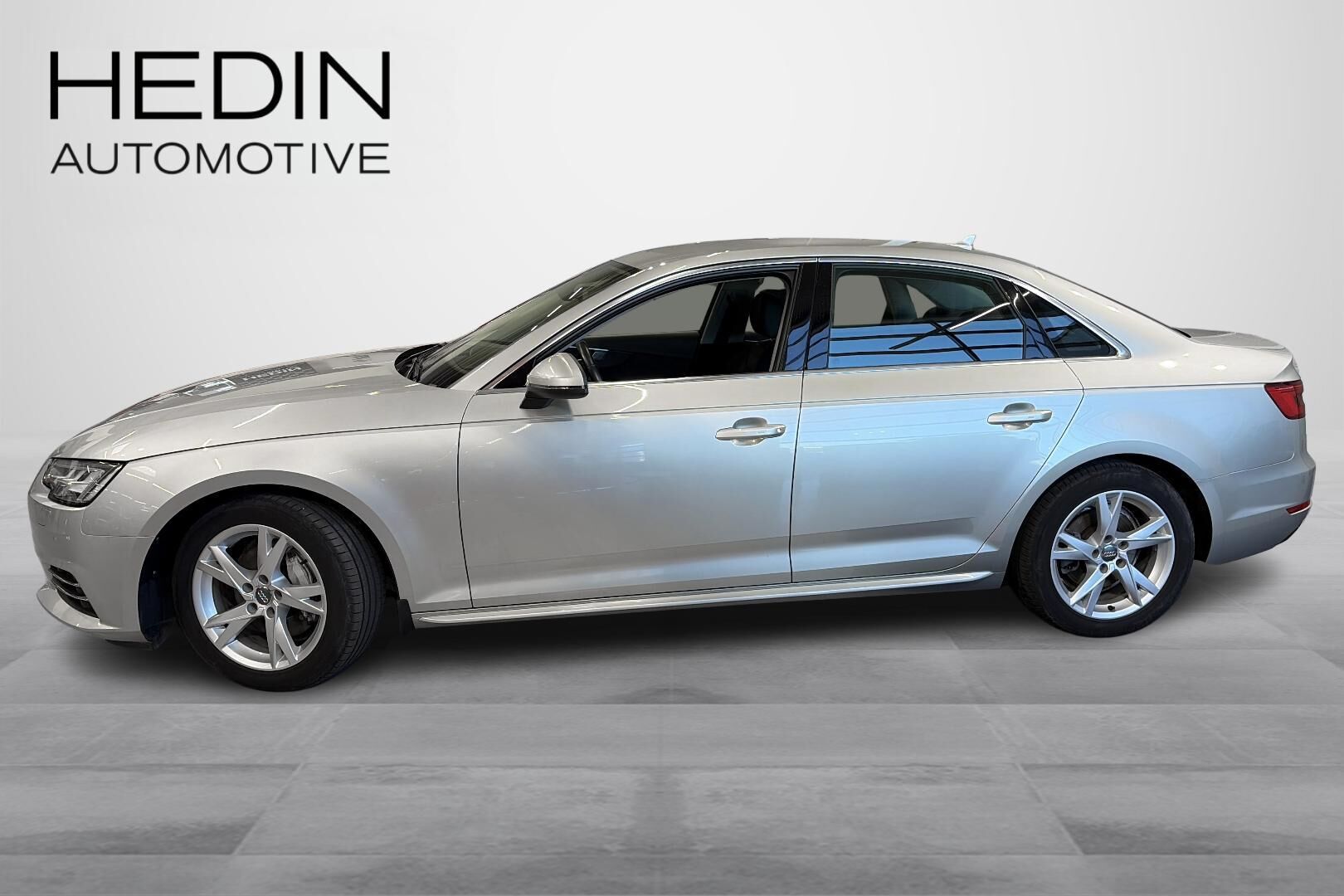 Audi A4 2017, photo 7/26