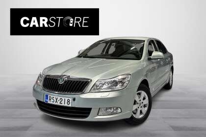 Škoda Octavia 1,4 TSI Elegance DSG Autom. // Xenon / Vakkari / Dynamic-paketti / Suomiauto / Lohkolämm. + sispis! - RSX-218