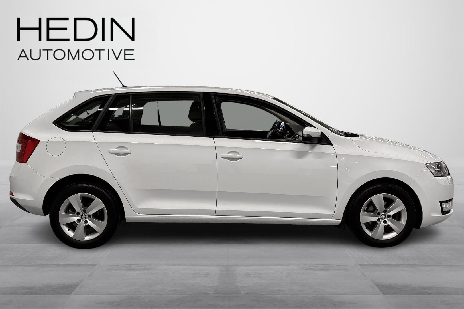 Skoda Rapid 2017, photo 6/34