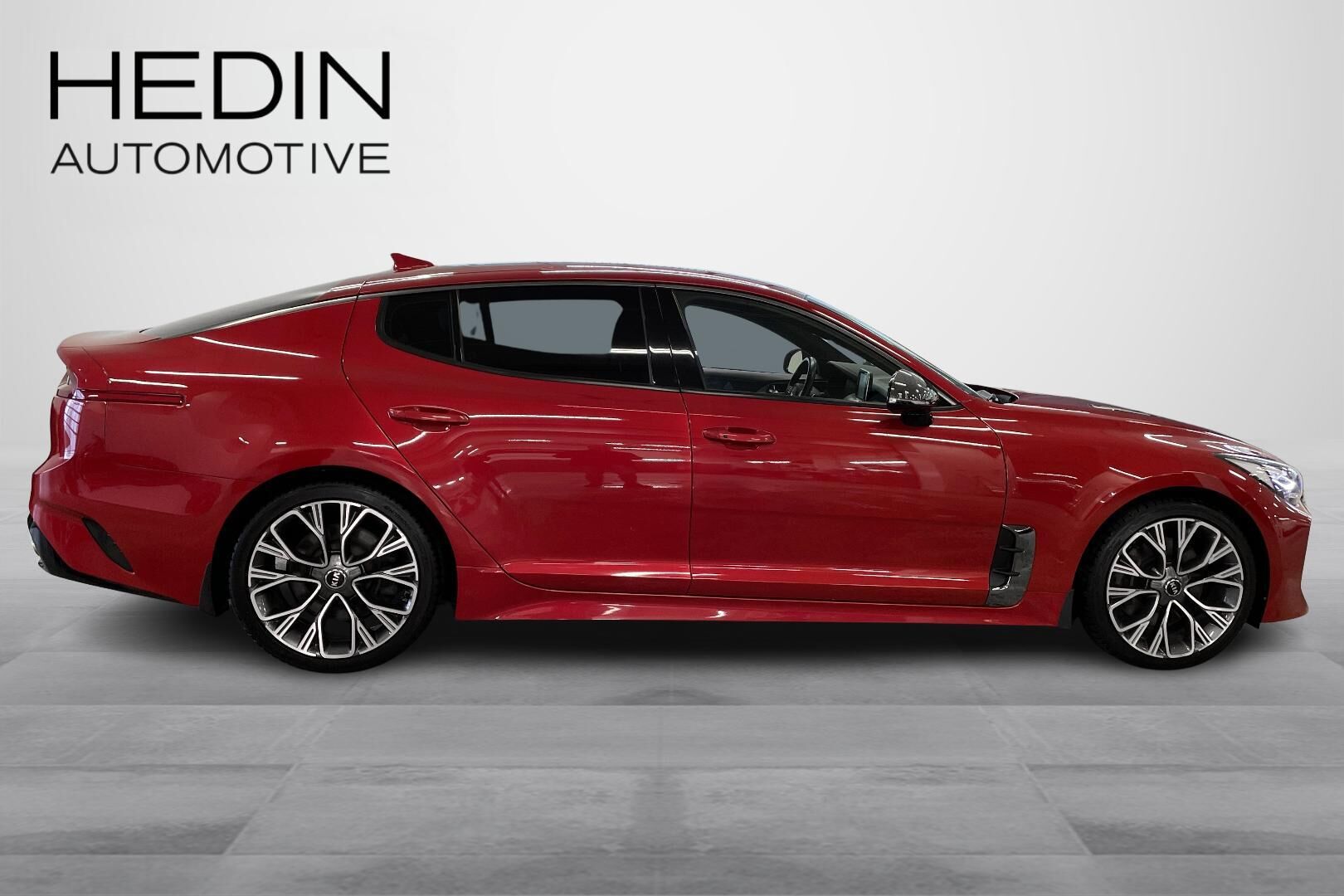 Kia Stinger 2,0 T-GDI RWD GT-Line A/T 2018, photo 6/20