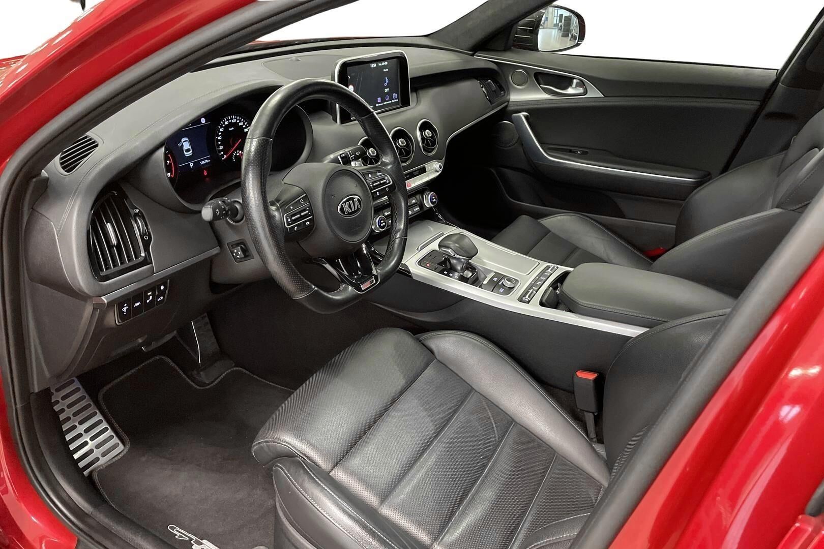 Kia Stinger 2,0 T-GDI RWD GT-Line A/T 2018, photo 7/20