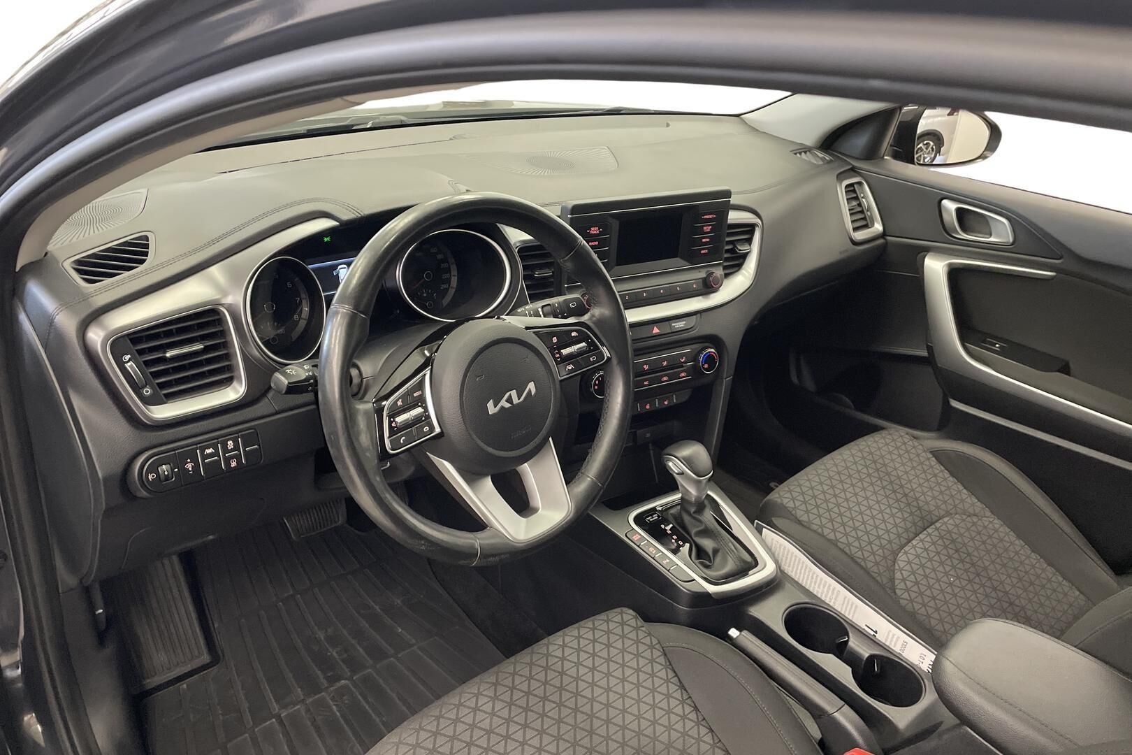 Kia Ceed 2022, photo 7/15