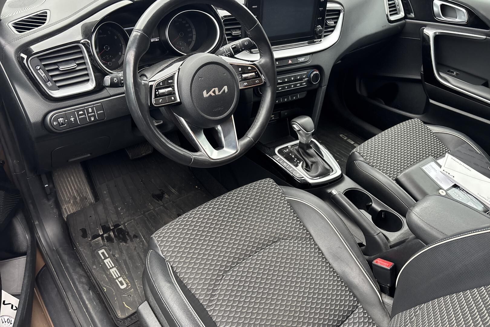 Kia Ceed 1,5 T-GDI 160hv EX SW DCT 2021, kuva 3/3