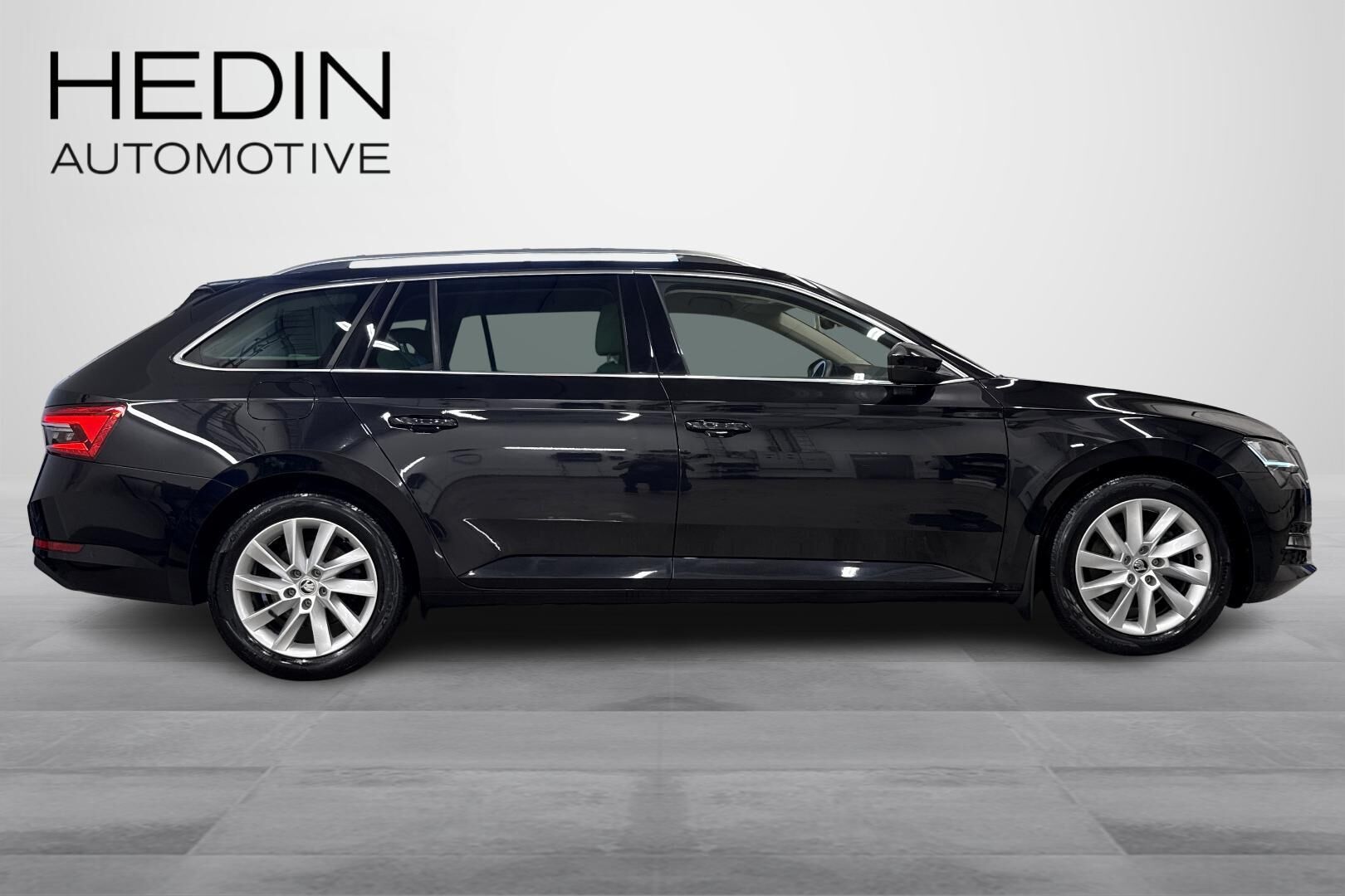 Skoda Superb 2023, bild 7/37