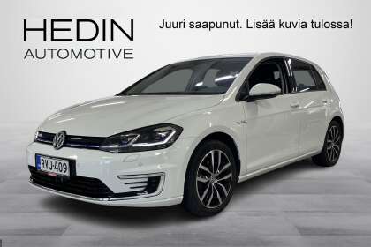 Volkswagen GOLF e-Golf 100 kW (136 hv) automaatti// Pysäköintitutka ed. ja takana/ Navigointijärjestelmä - RVJ-409