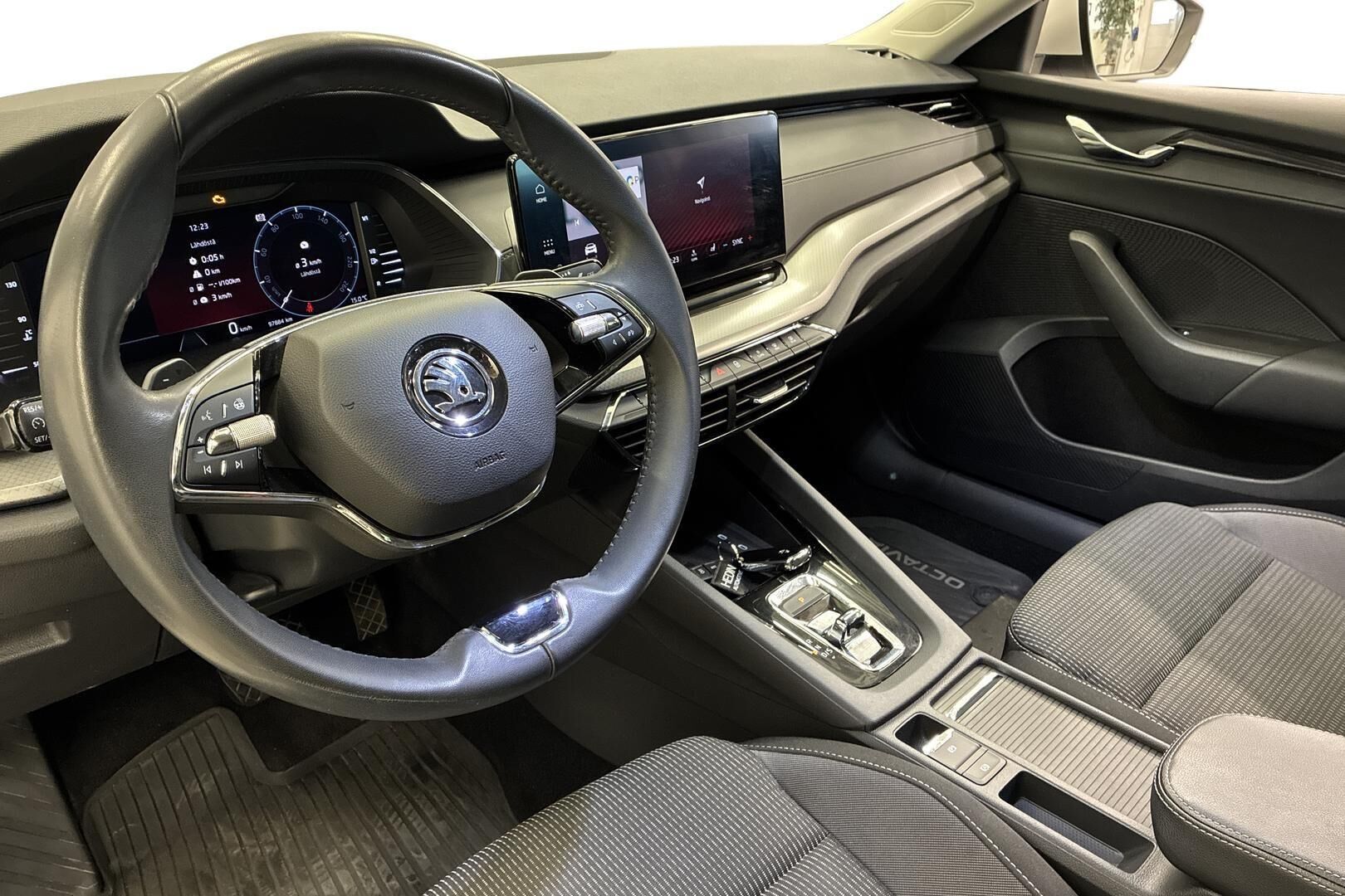 Skoda Octavia 2023, photo 7/21