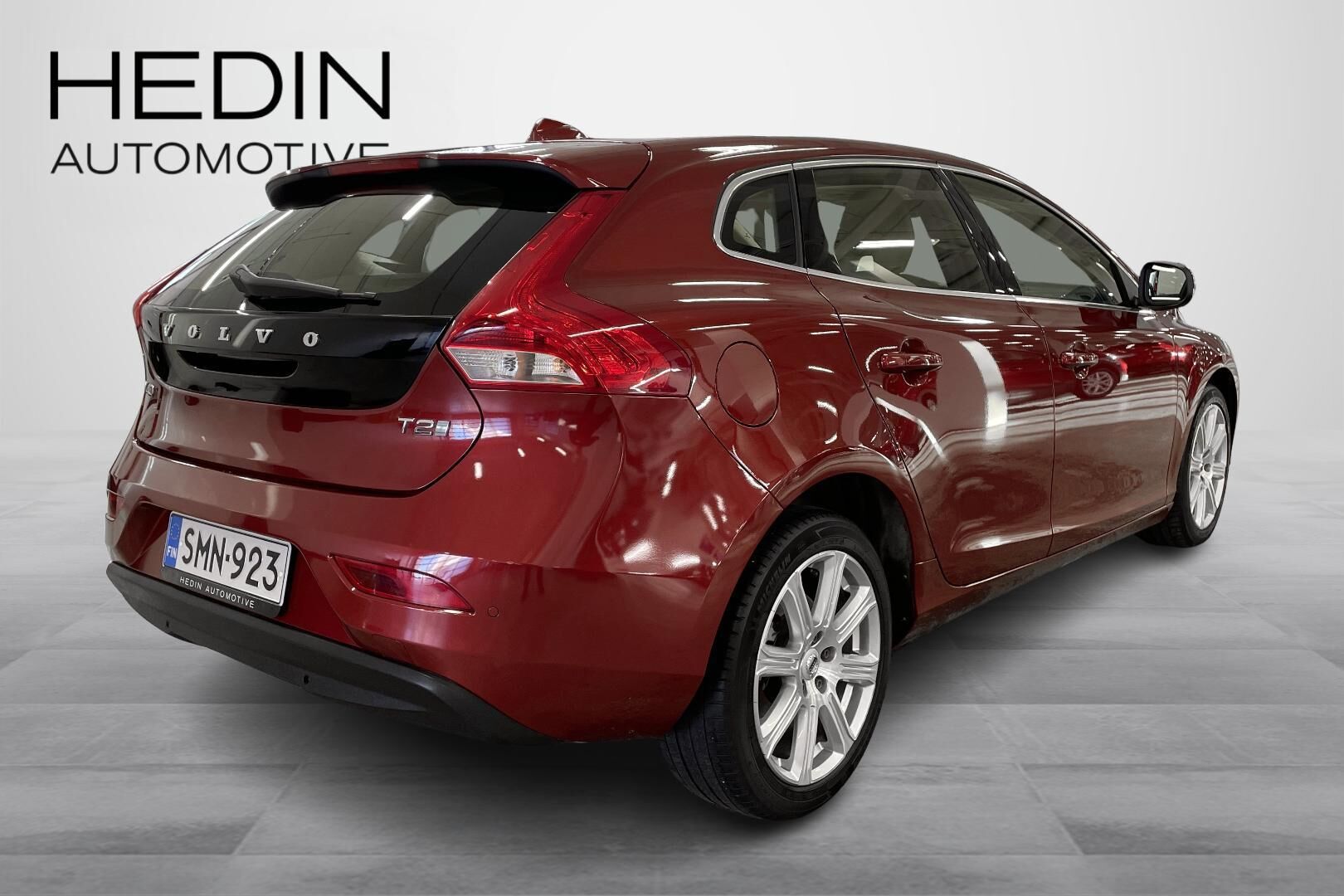 Volvo V40 T2 Edition 90 aut 2017, bild 2/19