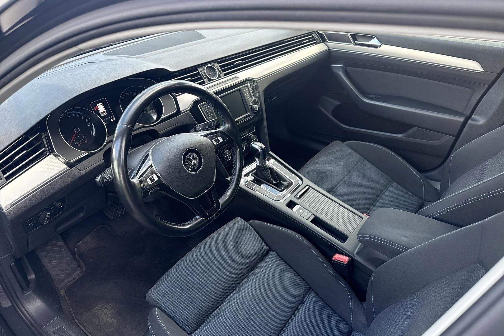 Volkswagen Passat 2016, photo 3/5