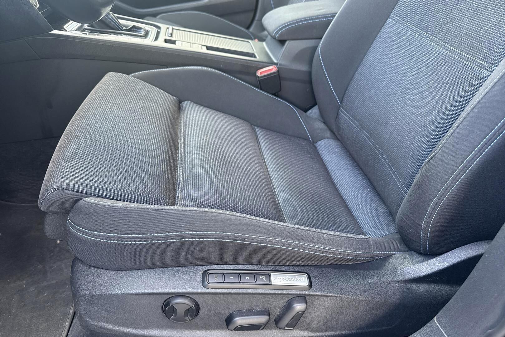 Volkswagen Passat 2016, photo 4/5