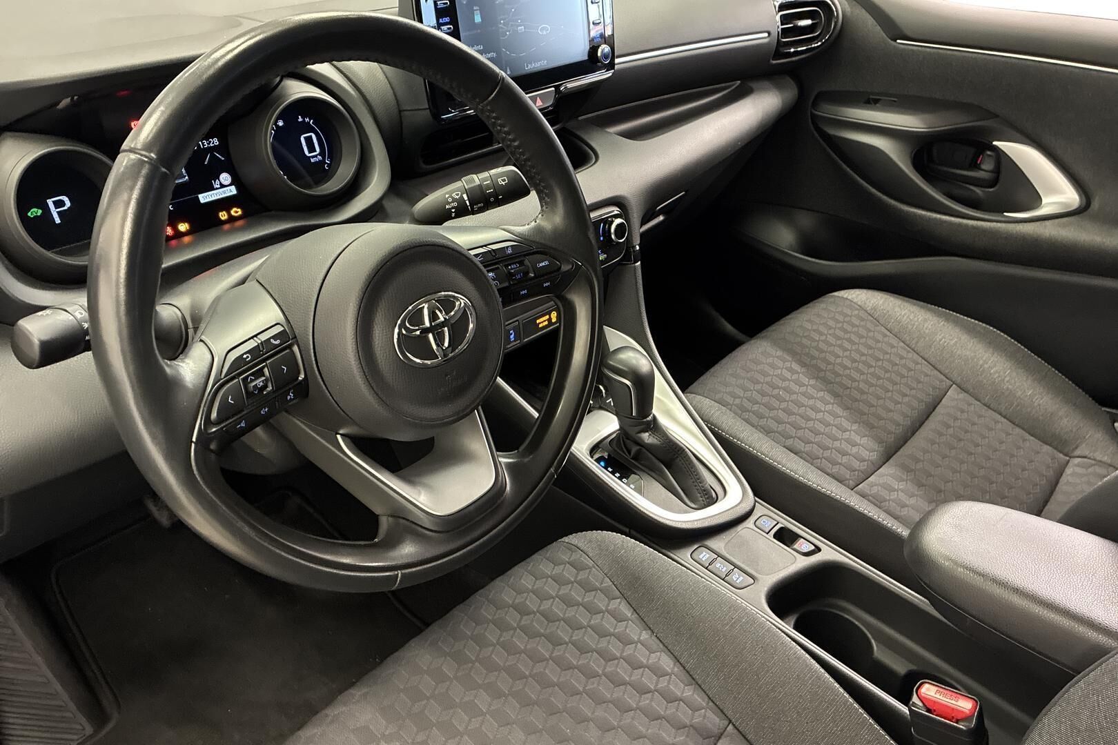 Toyota Yaris 1,5 Hybrid Style 2020, bild 7/18