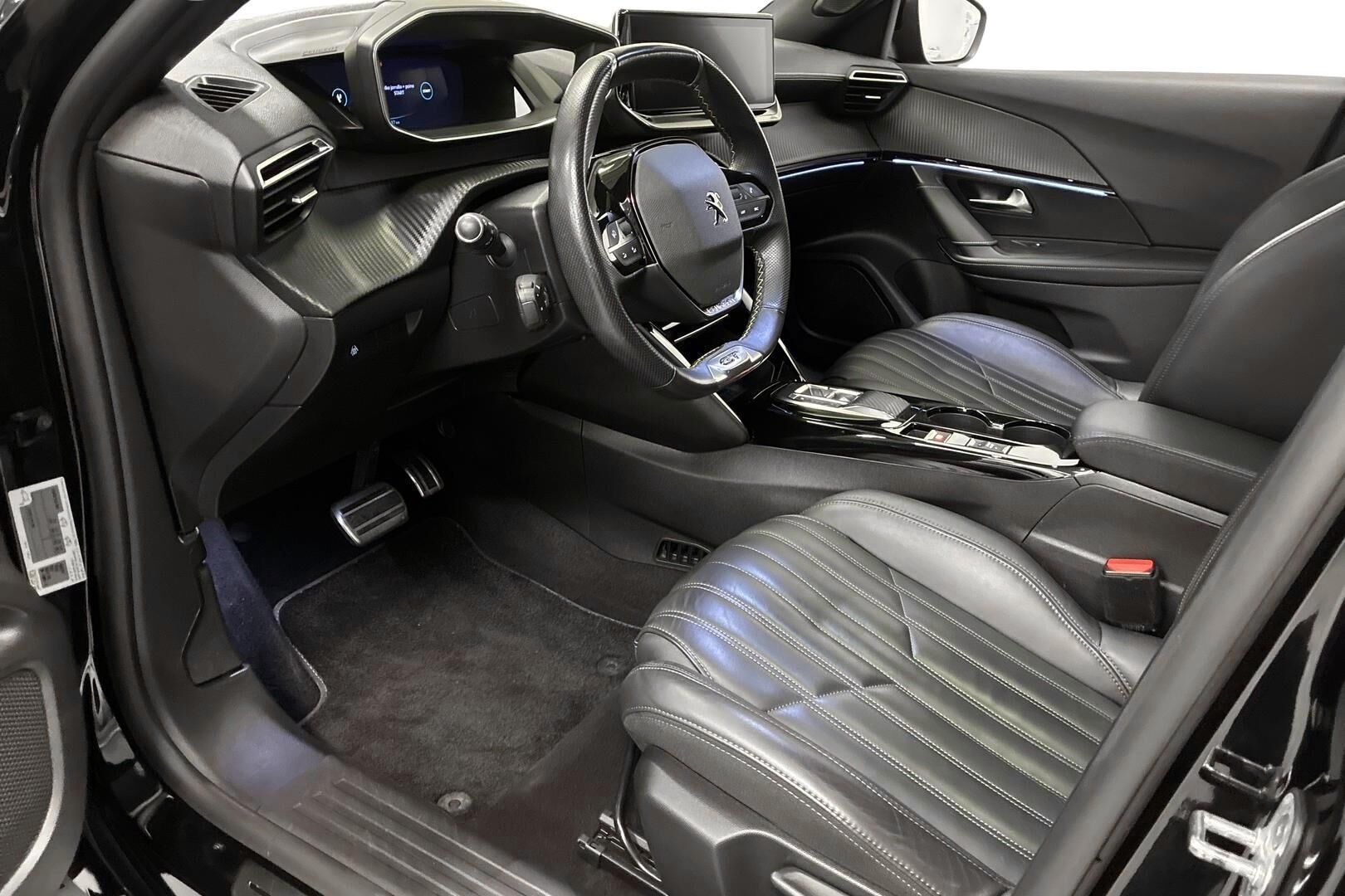 Peugeot e-2008 GT 50 kWh 136 Automaatti 2022, kuva 7/35