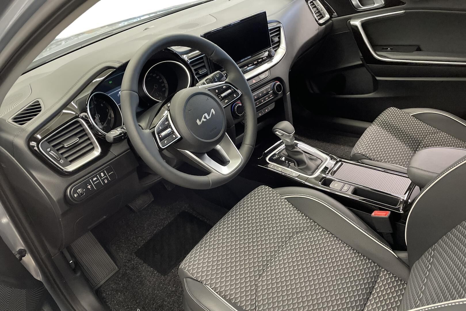 Kia Xceed 1,6 T-GDI 150hv EX DCT 2026, kuva 7/22