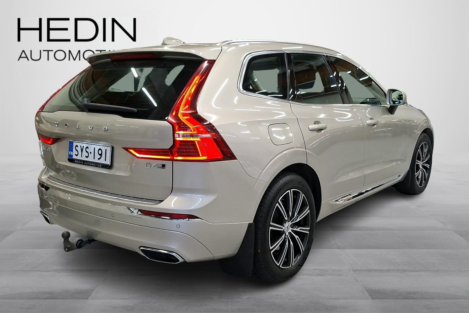 Volvo XC60 2019, photo 3/24