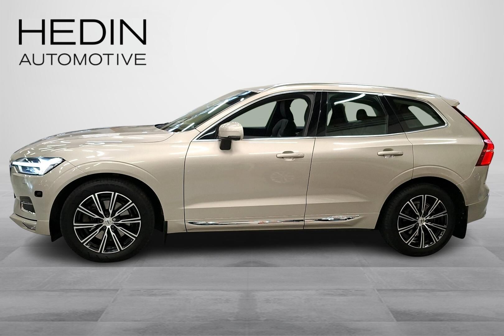 Volvo XC60 2019, photo 7/24