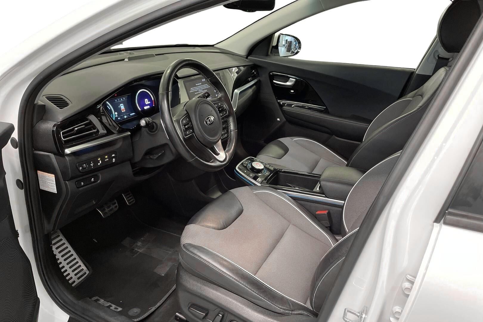 Kia Niro Business Premium 64 kWh 204 hv 2021, photo 7/20