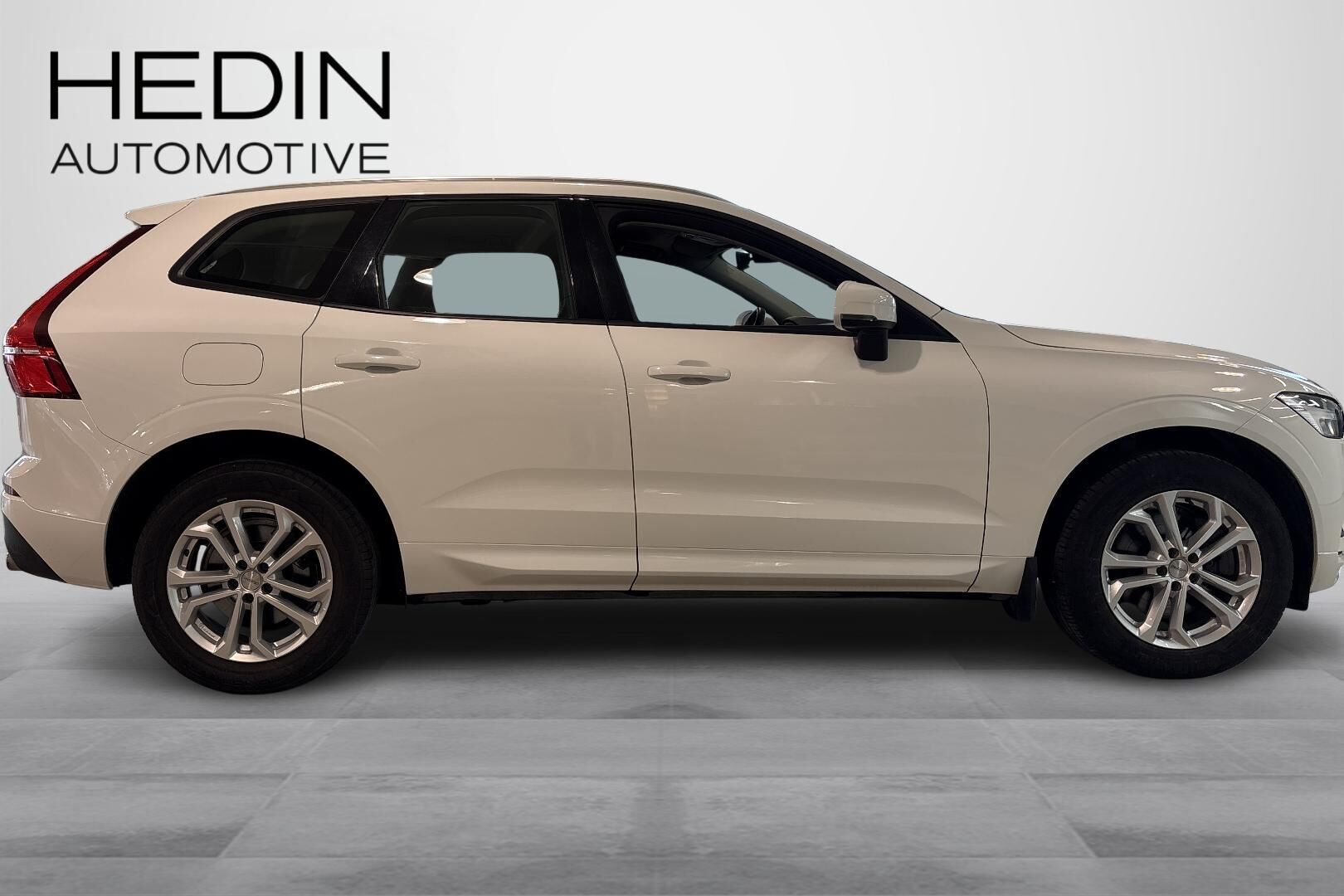 Volvo XC60 B4 AWD D-MHEV Momentum aut 2020, kuva 7/18