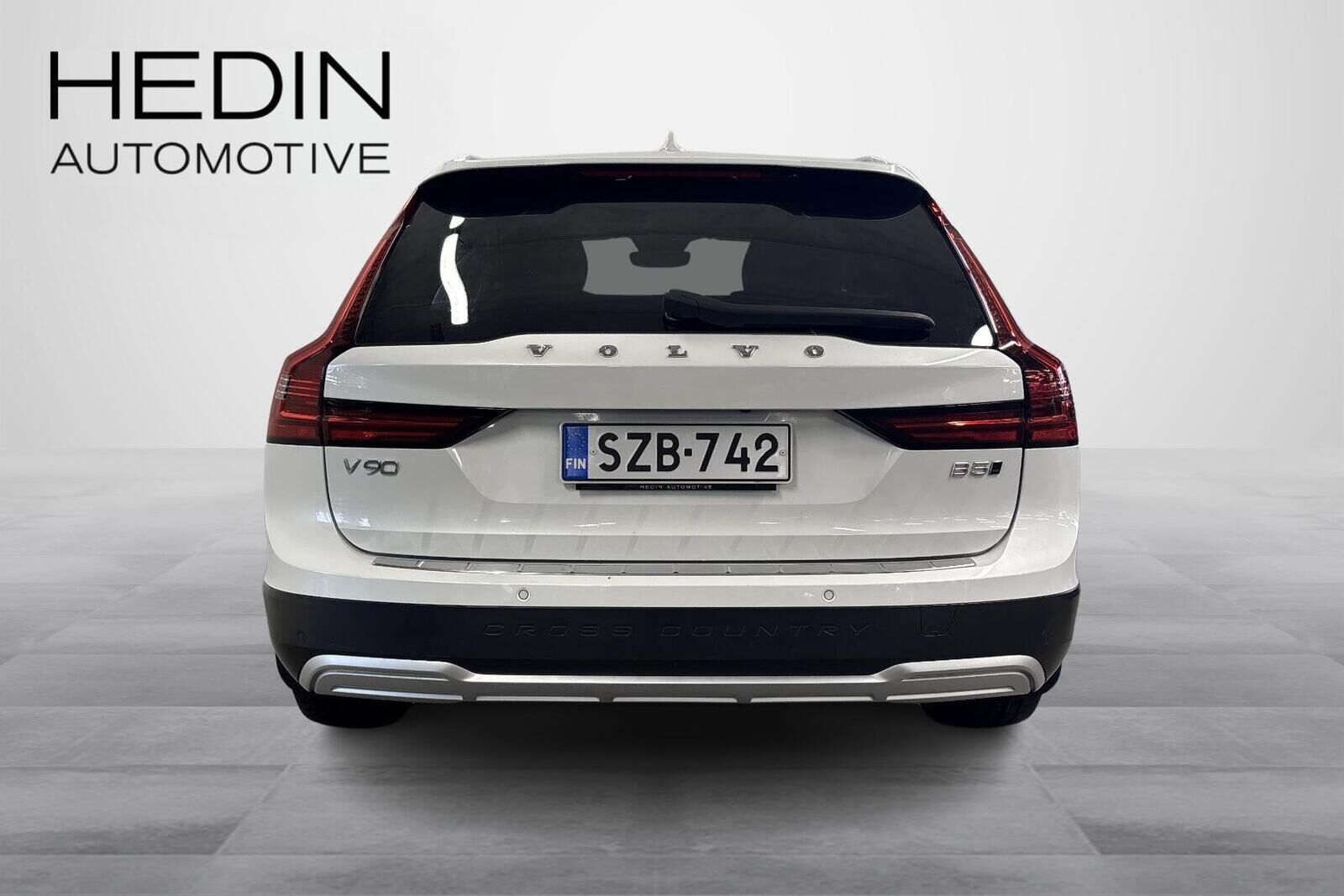 Volvo V90 Cross Country 2022, kuva 4/32