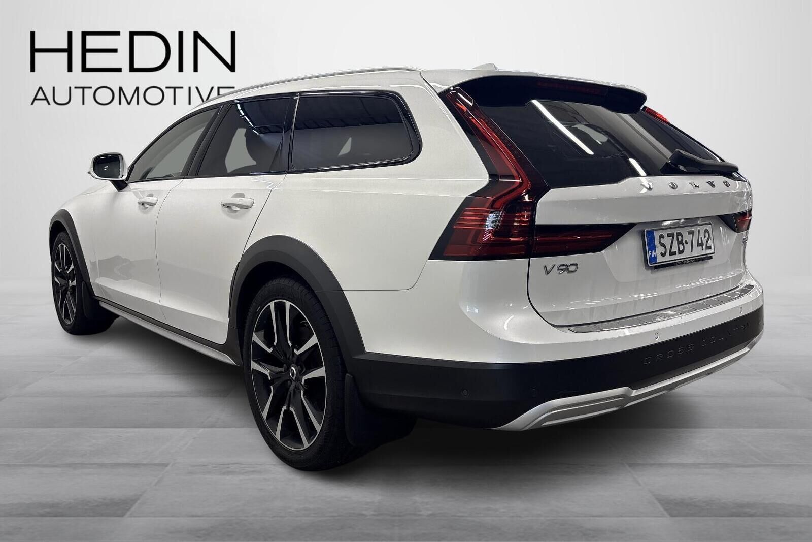 Volvo V90 Cross Country 2022, kuva 6/32