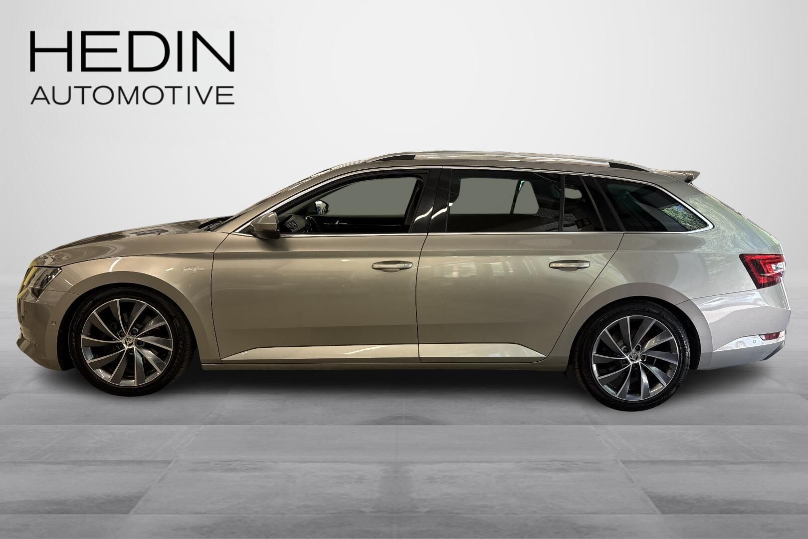 Skoda Superb 2016, kuva 5/24