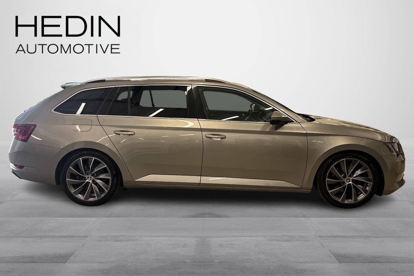 Skoda Superb 2016, kuva 6/24